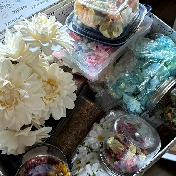 Fake flowers for arts and crafts - Picture 4 of 5